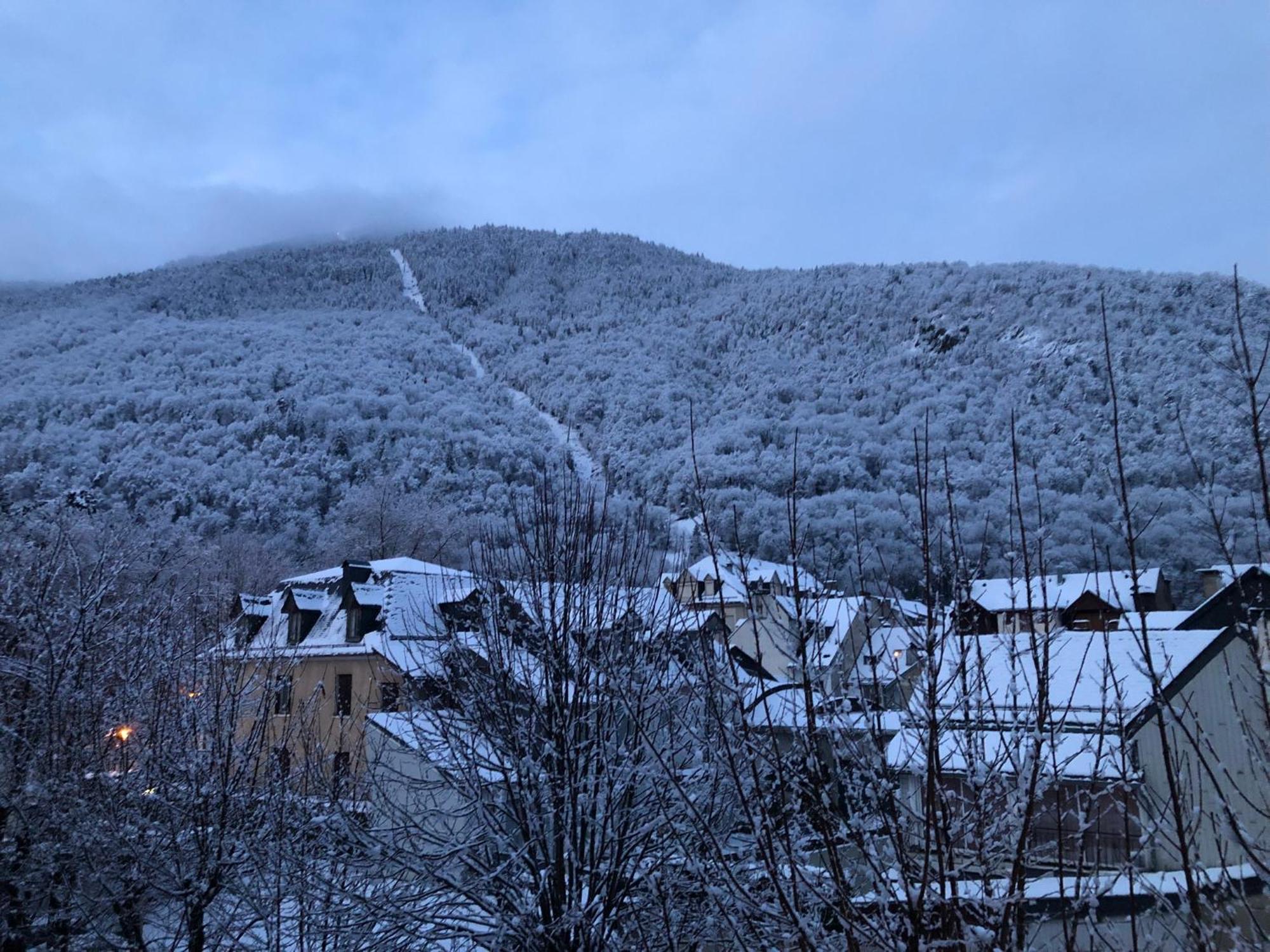 Les Jardins Du Casino T2 Bis- 4 Personnes-tarif Cures Apartment Bagnères-de-Luchon